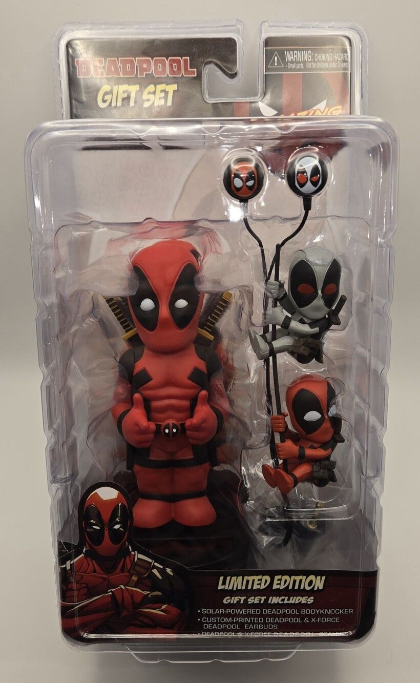 NECA Marvel Deadpool Limited Edition Solar Gift Set - Body Knocker + Scalers NIB